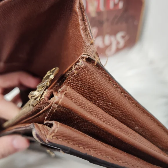 🤎 Vintage UC Louis Vuitton Authentic Leather Credit Card Wallet w/Coin Purse - Picture 12 of 16